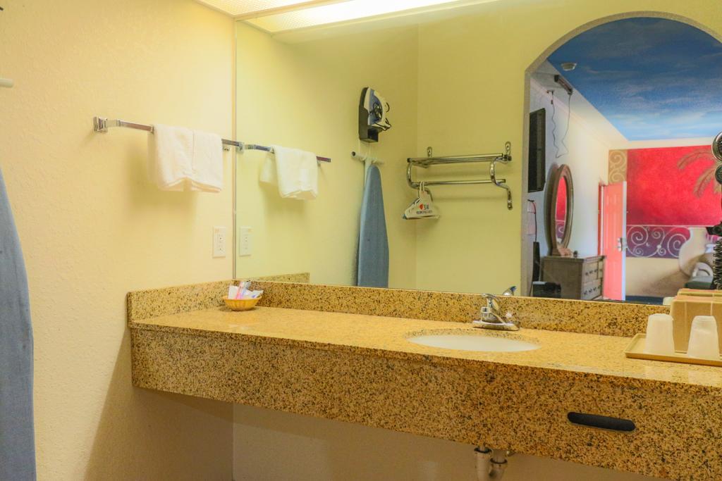 The Symphony Inn & Suites Houston Zimmer foto